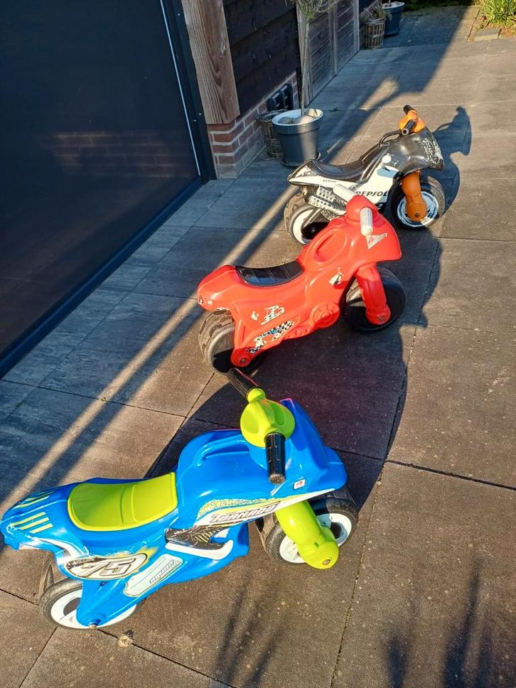 3x Loopmotor o.a. Injusa Tornado en Injusa Repsol., Kinderen en Baby's, Speelgoed | Buiten | Voertuigen en Loopfietsen, Gebruikt