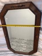 Oude spiegel met houtlijst en snijwerk, Ophalen of Verzenden, Rechthoekig, Minder dan 50 cm, Minder dan 100 cm