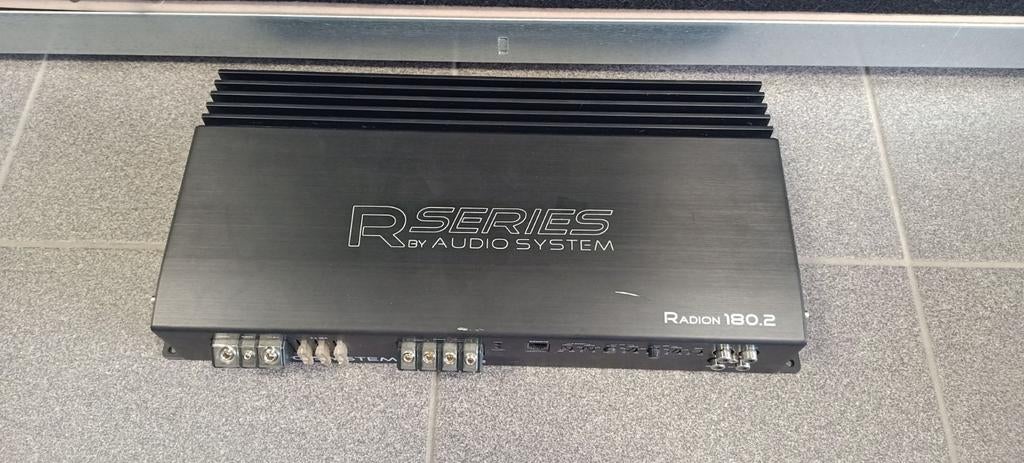 Versterker Audio System R-series Radion 180.2, Auto diversen, Ophalen, Zo goed als nieuw
