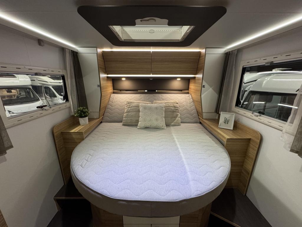 Adria Sonic Plus 700 DC Levelsysteem Automaat BOMVOL 2019, Fiat, Airbags, Bedrijf, Diesel