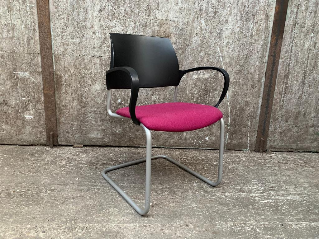 Drabert vergader bijzetstoel - 2e hands stoelen, Huis en Inrichting, Stoelen, Gebruikt, Twee, Stof, Zwart