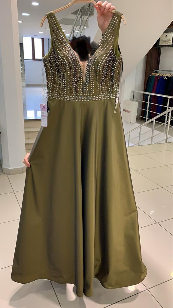 Olijfgroene avondjurk maat 38/40 - Nieuw!, Kleding | Dames, Gelegenheidskleding, Nieuw, Galajurk, Maat 38/40 (M), Groen, Ophalen of Verzenden