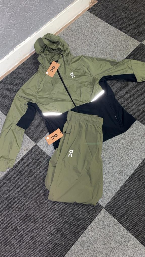 Oncloud trainings pak, Kleding | Heren, Sportkleding, Maat 48/50 (M), Nieuw, Ophalen of Verzenden, Groen