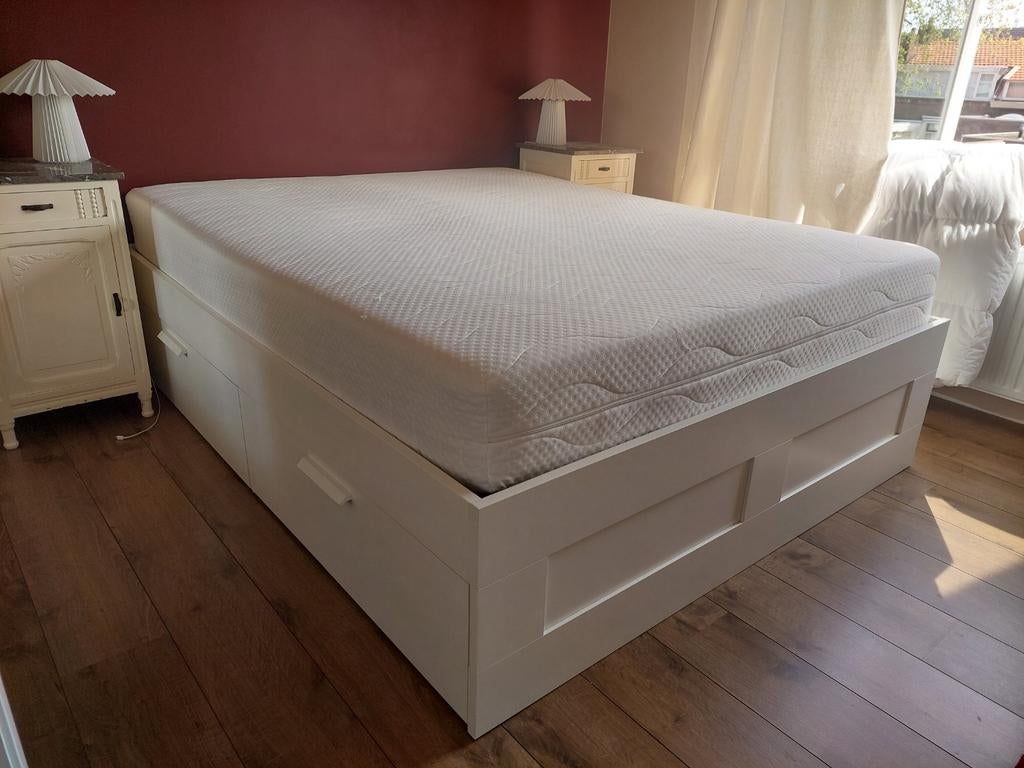 BRIMNES Bedframe met opberglades, wit, 160x200 cm, Ophalen, Gebruikt, Wit, Tweepersoons