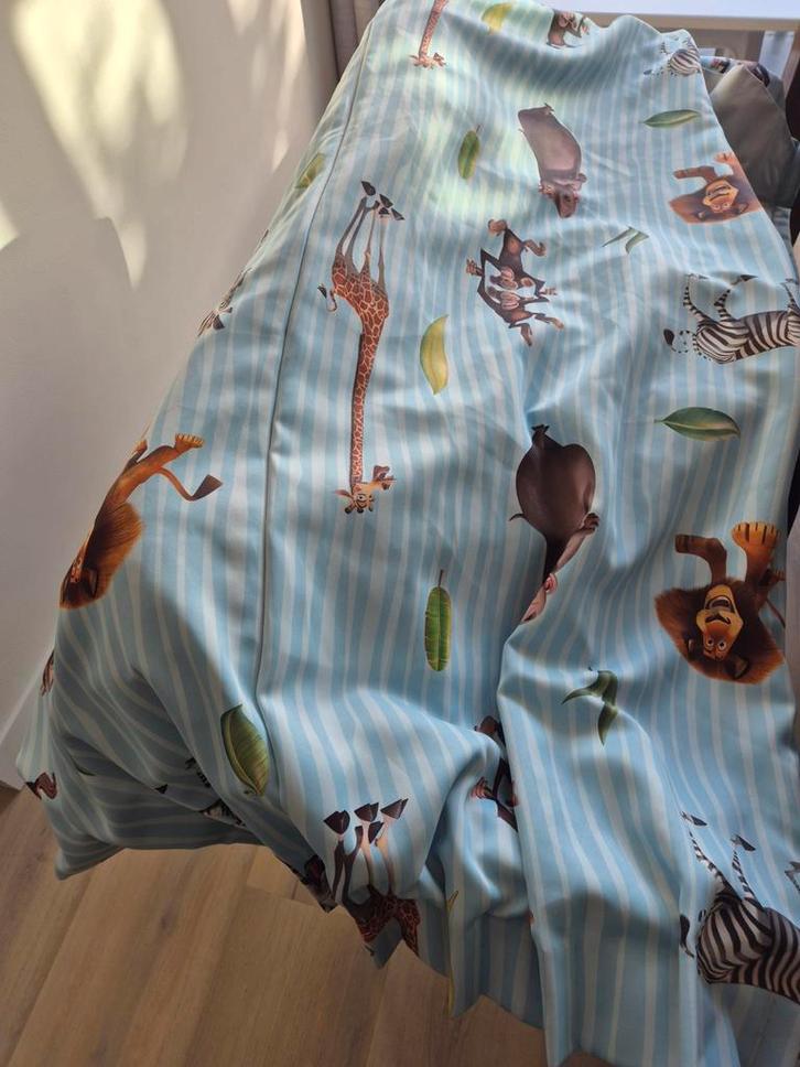 Gordijnen kinderkamer Madagascar thema, Huis en Inrichting, Stoffering | Gordijnen en Lamellen, Gebruikt, 200 cm of meer, 200 cm of meer