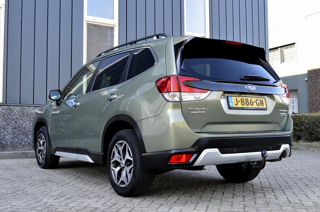 Subaru Forester 2.0i e-BOXER First Edition Rijklaarprijs-Gar, Auto's, Subaru, 12 maanden, 4 cilinders, Leder, Bedrijf