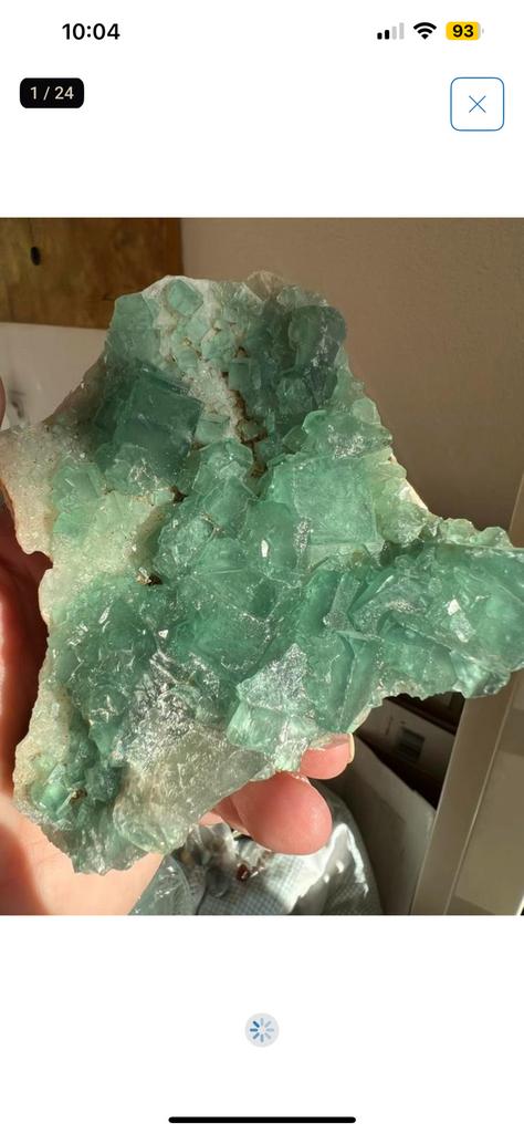 Stunning raw green fluorite on mother stone, Verzenden