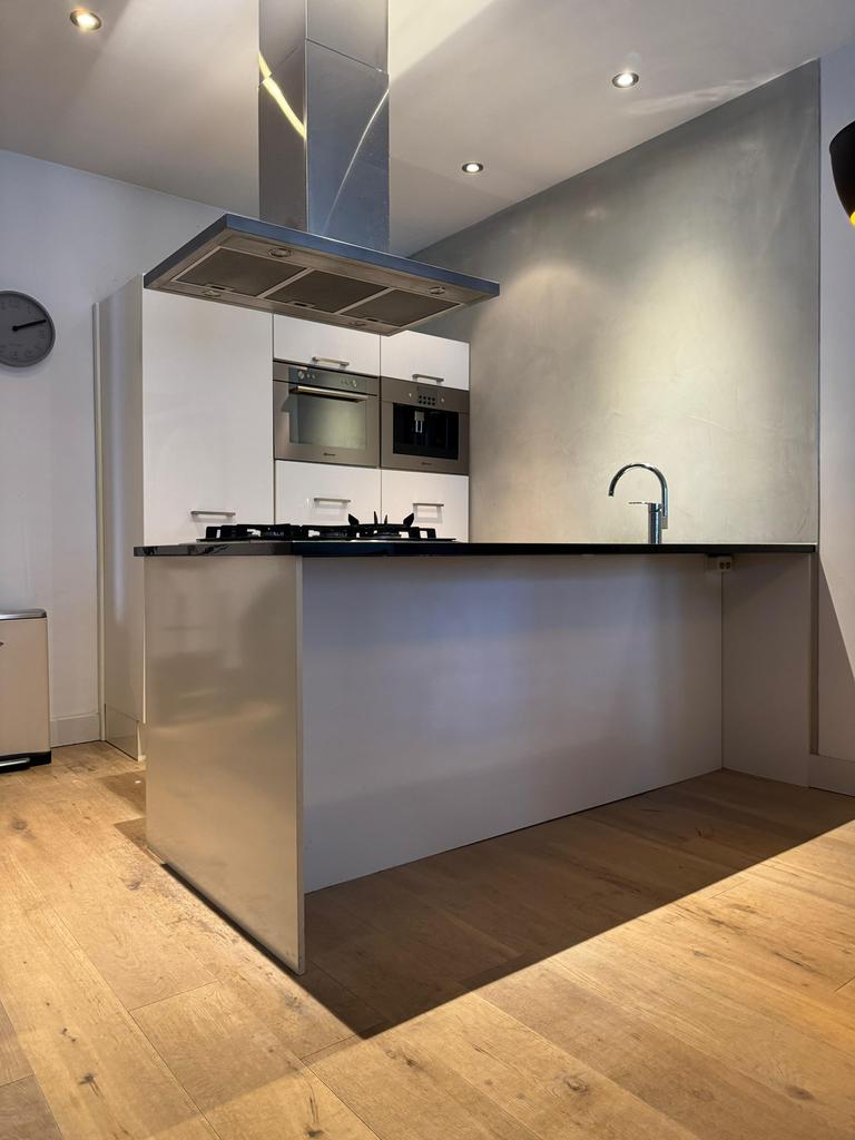 Compleet Kookeiland Hoogglans + Apparatuur + GEDEMONTEERD, Wit, Met kookeiland, Graniet of Steen, Dubbelwandige keuken