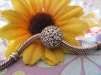 Pandora bedel 791762CZ = radiant LOVE bloom + zirks HELDER, Pandora, Ophalen of Verzenden, Zo goed als nieuw, 1 bedel