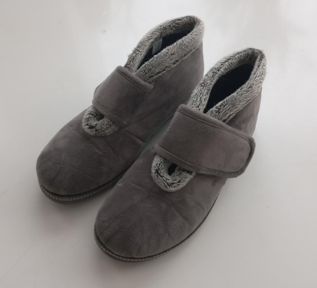 Casa Mia grijze klittenband pantoffels, maat 39, Oosterveldweg 15, 7274 DZ, Verzenden, Zo goed als nieuw, Angelschoice@gmail.com