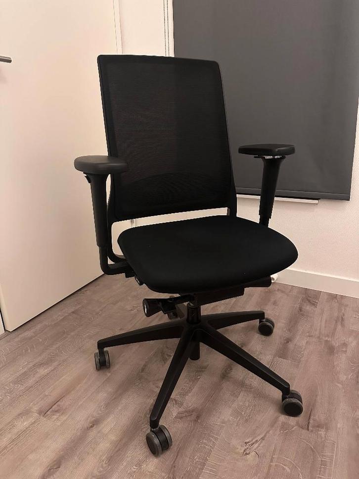 Gispen Zinn Smart desk chair, Huis en Inrichting, Bureaustoelen, Zo goed als nieuw, Bureaustoel, Zwart, Ergonomisch, Ophalen of Verzenden