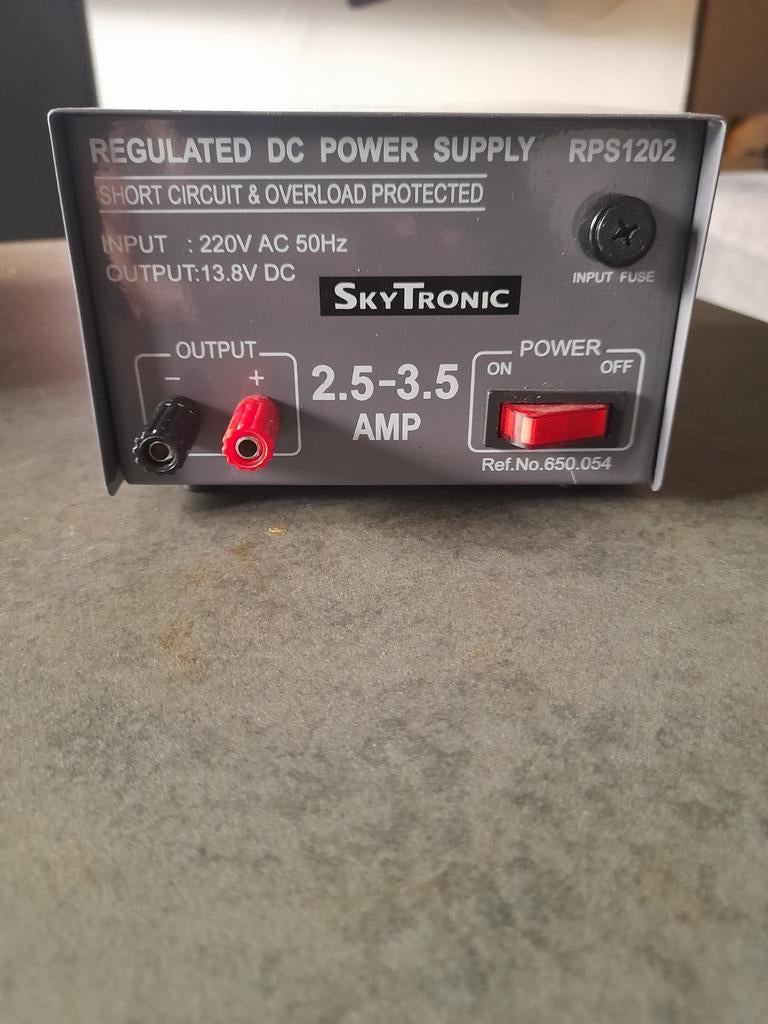 Regulated DC power suply RPS1202 2.5-3.5 AMP
Input 220V AC 5, Telecommunicatie, Zenders en Ontvangers, Ophalen of Verzenden