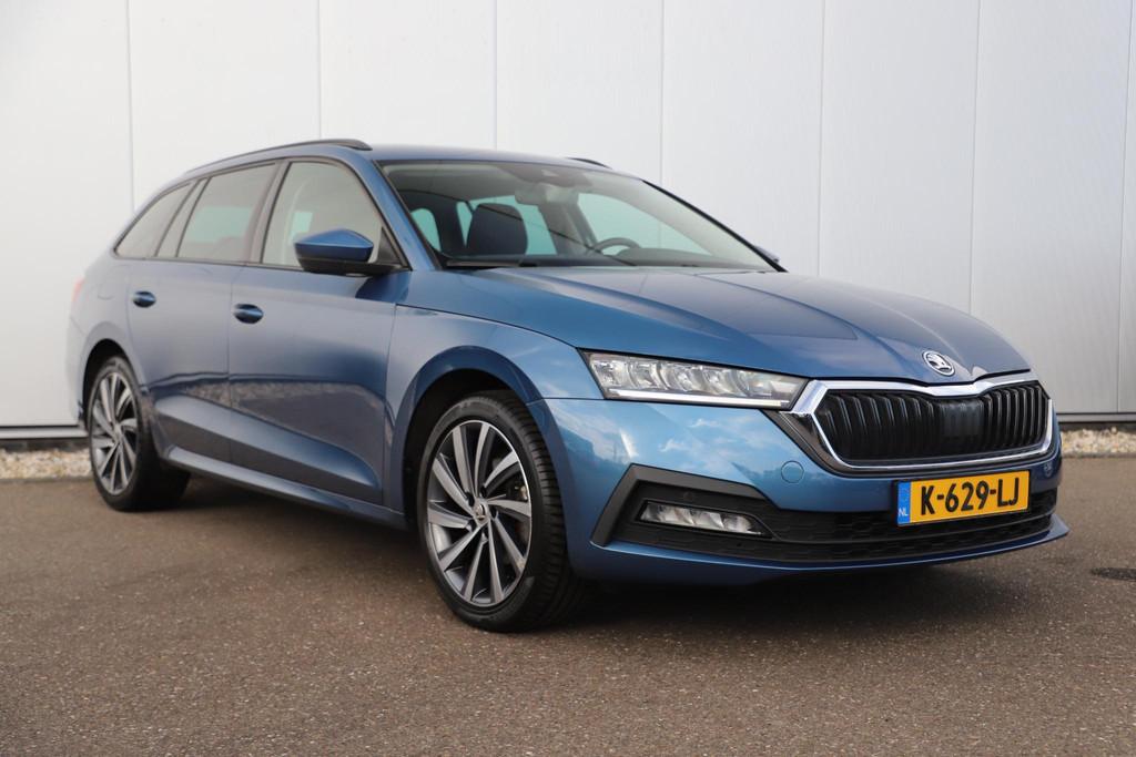 Skoda Octavia Combi 1.0 e-TSI Business Edition Automaat Trek, Stof, Gebruikt, Met garantie (alle), Blauw