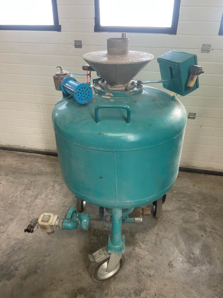 Straalketel 240L met bij passende gritsilo, Ophalen, Zo goed als nieuw