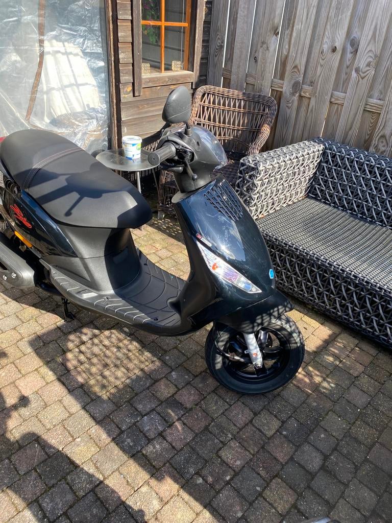 Piaggio zip i-get euro 5, Ophalen, Piaggio, Zo goed als nieuw, Benzine
