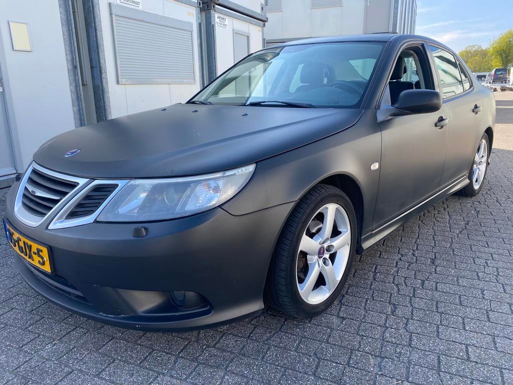 Saab 9-3 1.8 I Sport Sedan 2008 Wit mat zwart rijdt super !!, Auto's, Saab, 4 cilinders, Origineel Nederlands, Bedrijf, Handgeschakeld