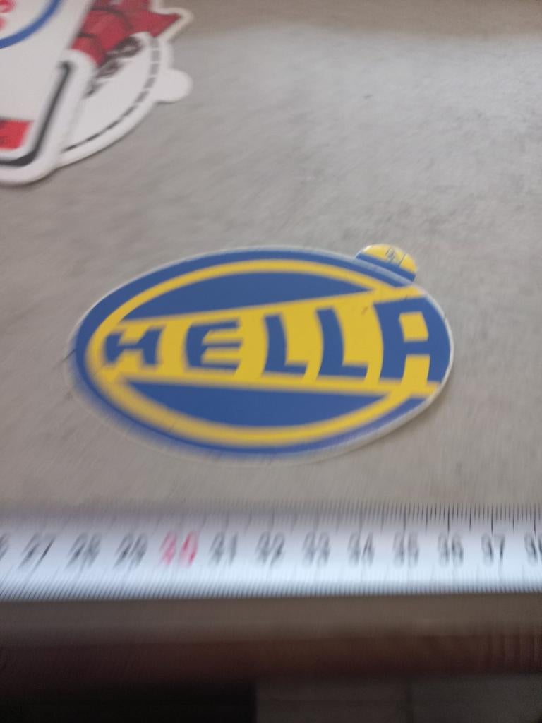 Hella, Ophalen of Verzenden, Zo goed als nieuw