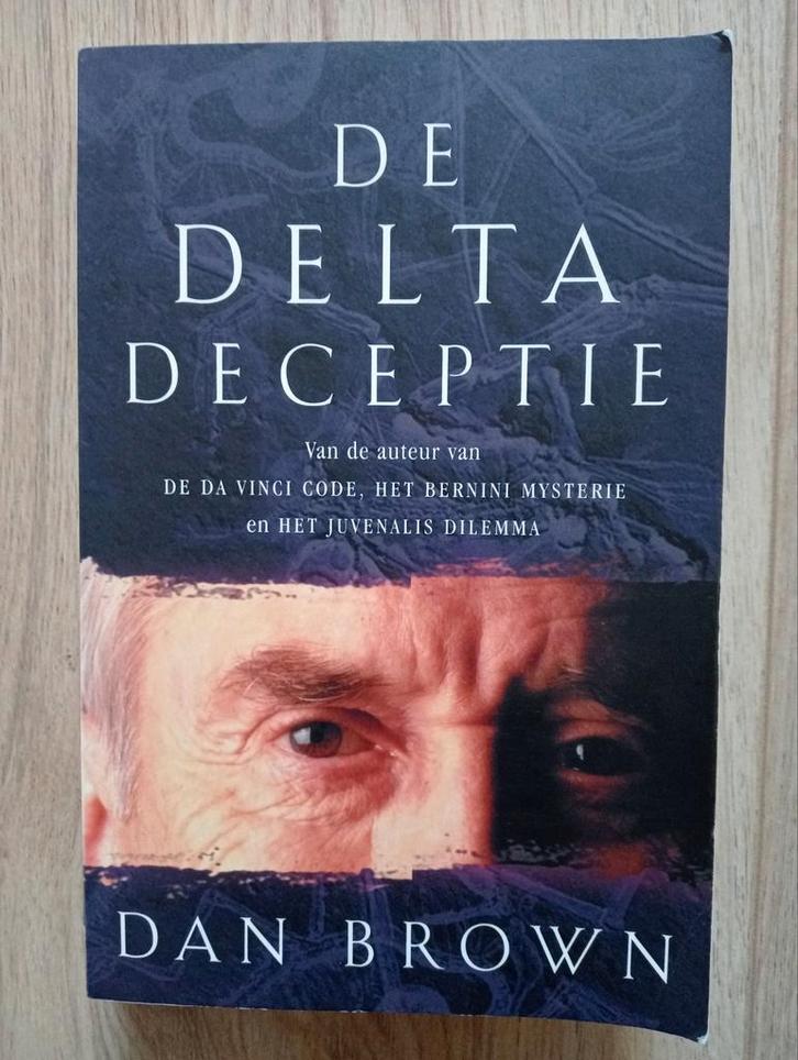 Dan Brown - De Delta deceptie, Boeken, Thrillers, Gelezen, Wereld overig, Ophalen of Verzenden
