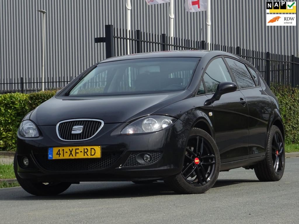 Seat Leon 1.6 Sportstyle NAP/AIRCO/CRUISE/APK 04-2027, Gebruikt, 4 cilinders, Leon, Zwart