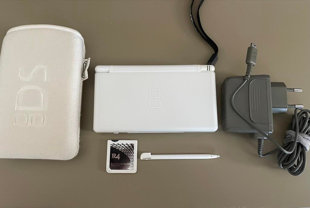Nintendo DSi Wit met R4 kaart, stylus en hoes, Wit, Dsi, Ophalen of Verzenden, Gebruikt