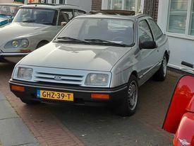 Ford sierra mk1, Auto's, Ford, Particulier, Sierra, Benzine, Coupé, Automaat, Geïmporteerd, Zilver of Grijs, Blauw, Stof, Achterwielaandrijving
