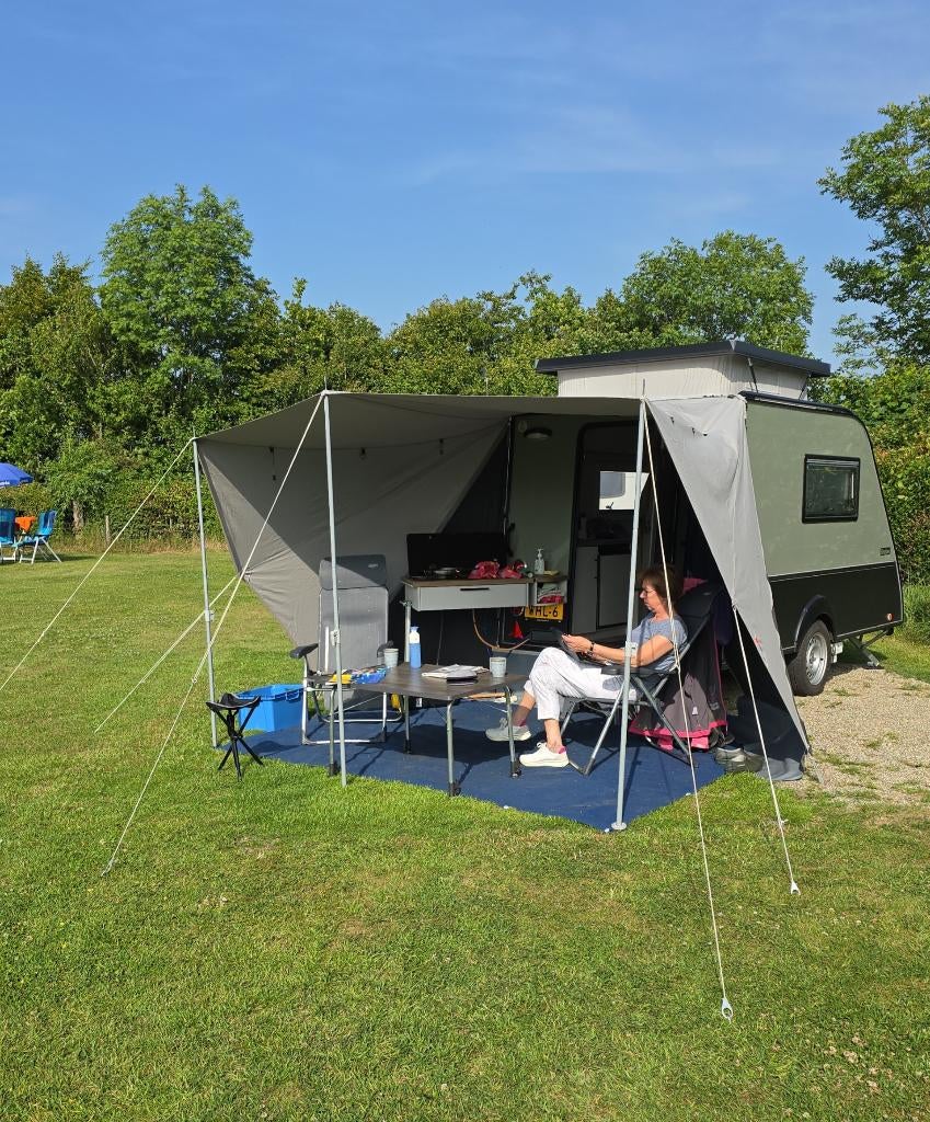 Te koop KIP SHELTER Plus (2023) met uitgebreide extra's, Schokbreker, Kip, Treinzit, Particulier