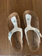 Creme huch puppie teen slippers maat 39, Ophalen of Verzenden, Zo goed als nieuw, Beige