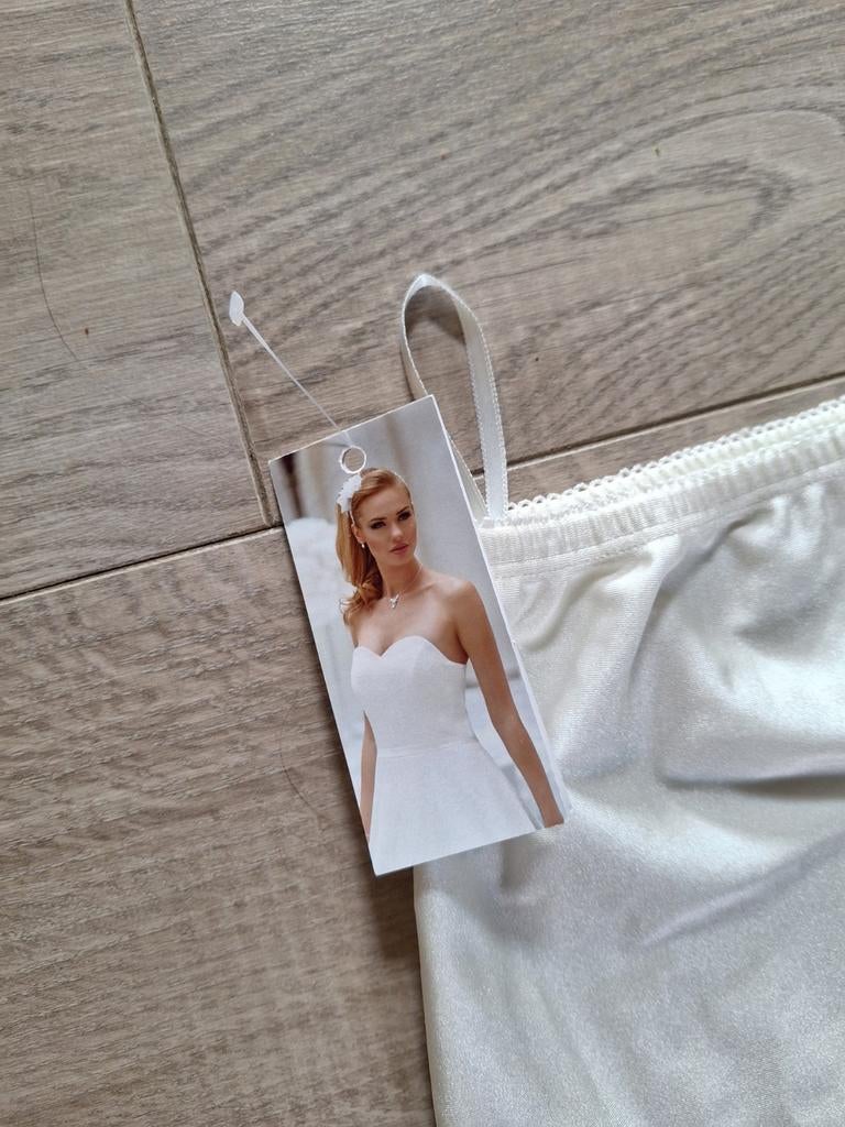 Hoepel / Onderrok voor trouwjurk, Ophalen of Verzenden, Zo goed als nieuw, Wit, Trouwjurk