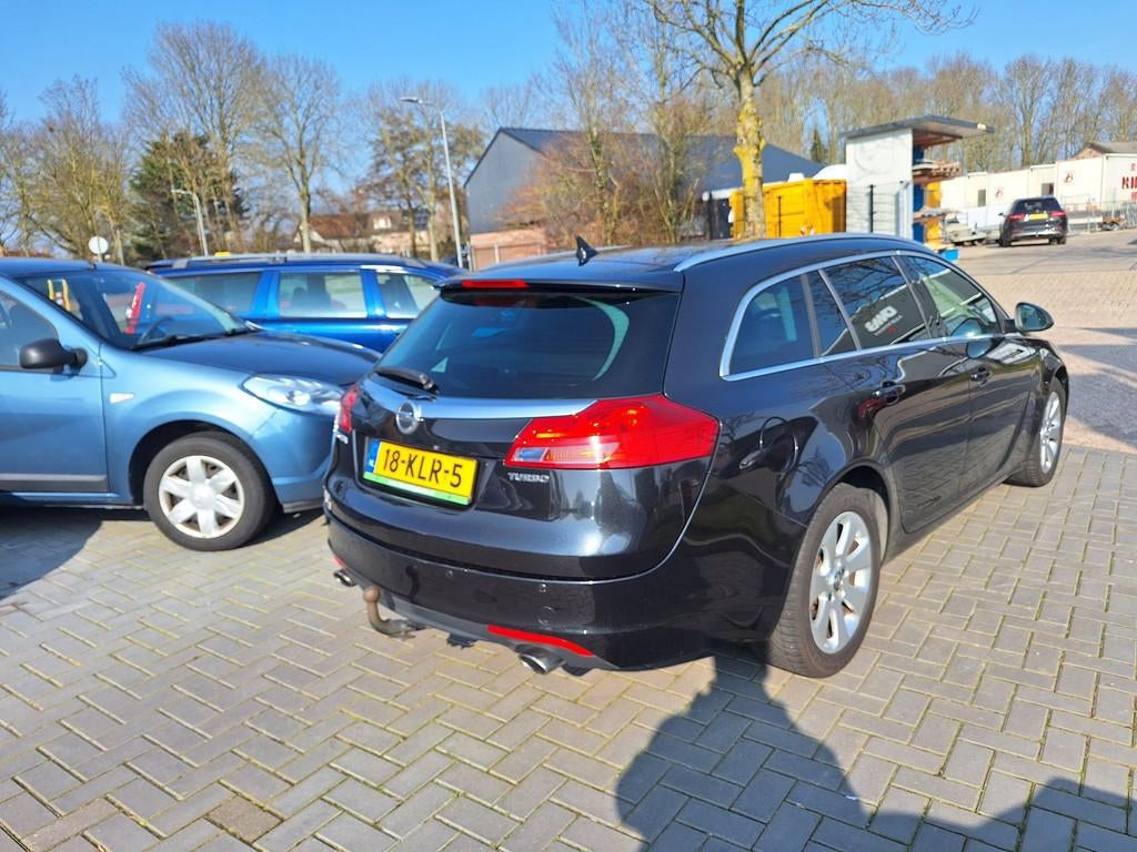 Opel Insignia Sports Tourer 2.0 T Cosmo / Automaat / APK maa, Auto's, Opel, Gebruikt, 4 cilinders, Leder en Stof, Zwart