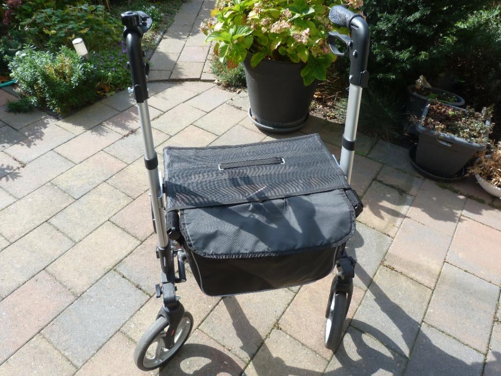 I.G.S. Conform Plus  rollator met tas en bel lichtgewicht, Ophalen, Opvouwbaar, Gebruikt