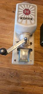 2 Antieke Koffiemolens: PeDe & Douwe Egberts - Goede Staat, Ophalen of Verzenden
