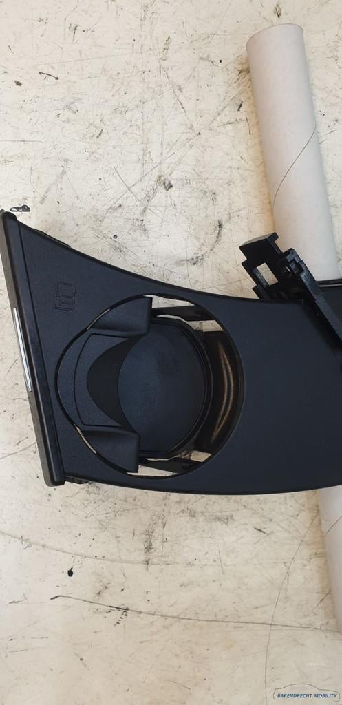 Bekerhouder BMW E90 E91 E92 E93 E9x 3 serie links bestuurder, Petuelring 130
80788  Munich, DE, Gebruikt, Info@bmw.de, Ophalen of Verzenden