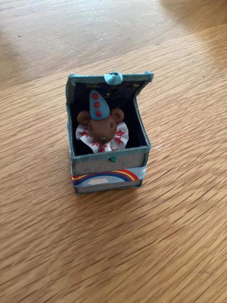 Duveltje uit een doosje, Ophalen of Verzenden, Zo goed als nieuw, Poppenhuis