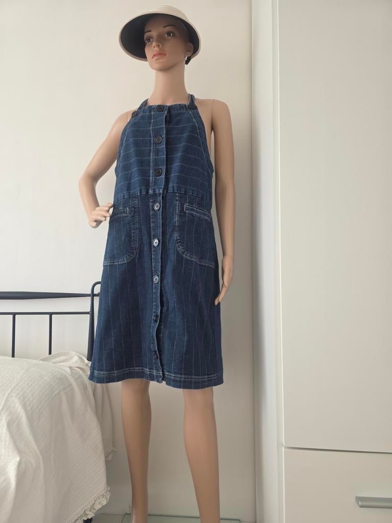 De zakken van een denim jurk zijn geen probleem. Maat 40 bij, Kleding | Dames, Bodywarmers, Ophalen of Verzenden, Zo goed als nieuw