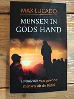 Mensen in Gods hand., Ophalen of Verzenden, Zo goed als nieuw
