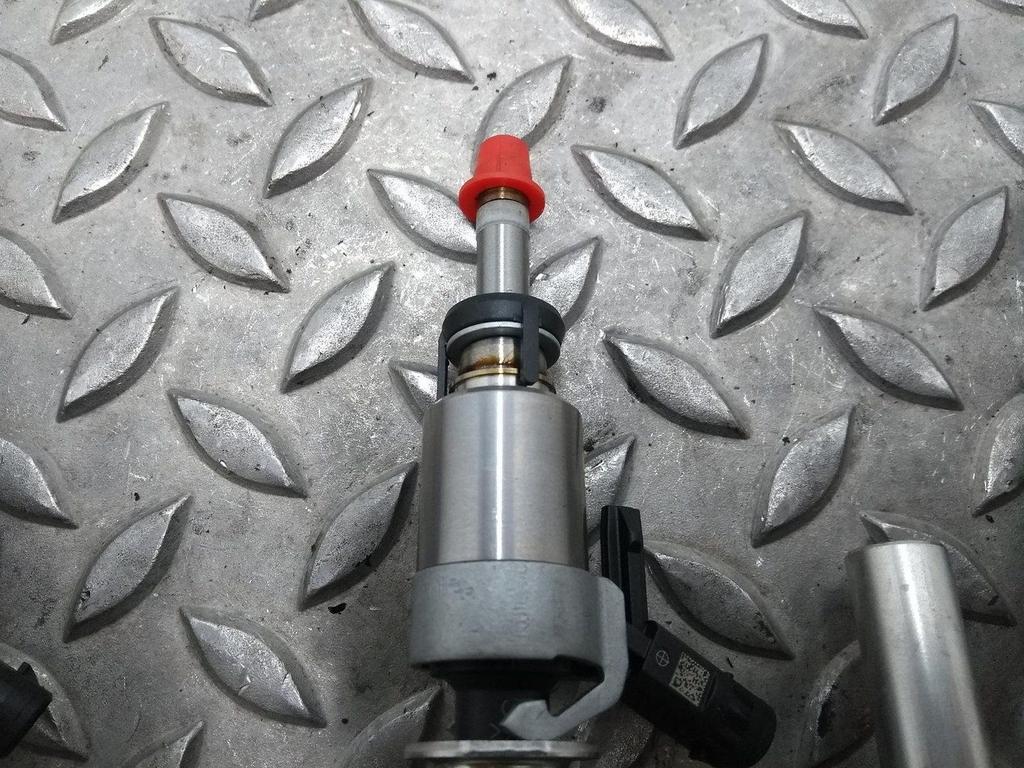 VOLKSWAGEN GOLF BRANDSTOF INJECTOR / VERSTUIVER 2017, Auto-onderdelen, Ophalen of Verzenden, Gebruikt, Stiba lid