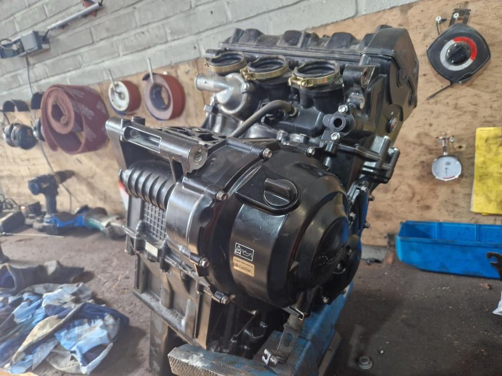 Defect blok triumph 675 voor onderdelen, Ophalen