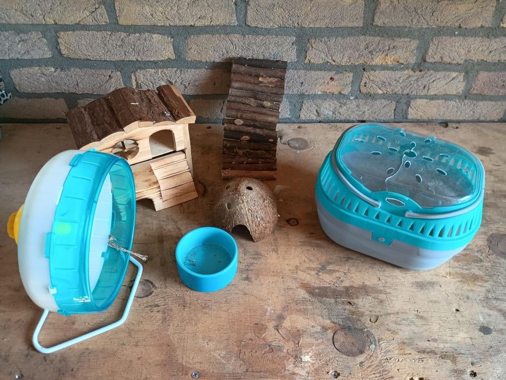Speeltjes voor hamster of ander knaagdier, Dieren en Toebehoren, Maart, Geslacht onbekend, Tam