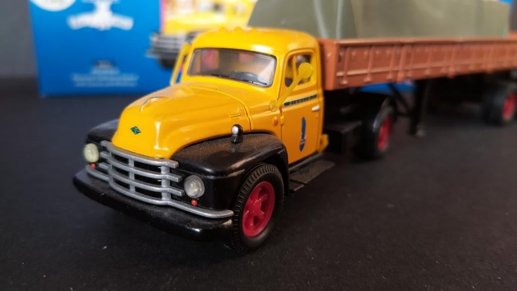 Diamond T 620 Flatbed truck Us 1:50 Corgi Pol, Corgi, Corgi@corgi.co.uk, Corgi Classics Ltd, Ophalen of Verzenden