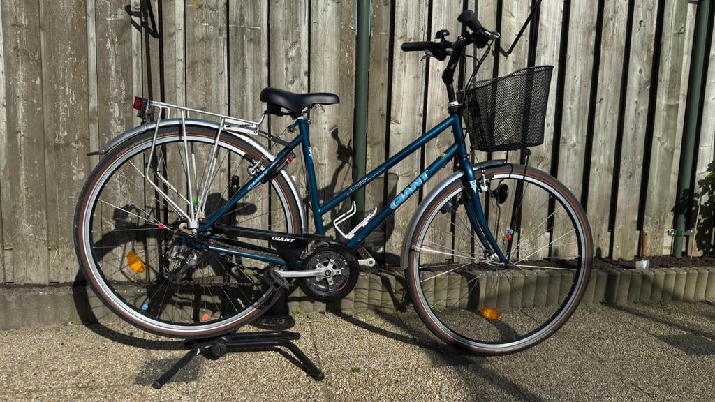 28’’ GIANT CITY /TREKKING BIKE–FULLY SERVICED, READY TO RIDE, Ophalen, 53 tot 56 cm, Giant, Zo goed als nieuw