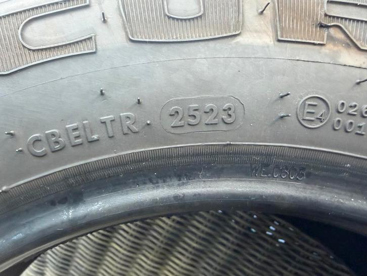 2 banden 195/70R15 104/102R, Auto-onderdelen, Banden en Velgen, Band(en), Zomerbanden, 15 inch, 195 mm, Bestelwagen, Gebruikt