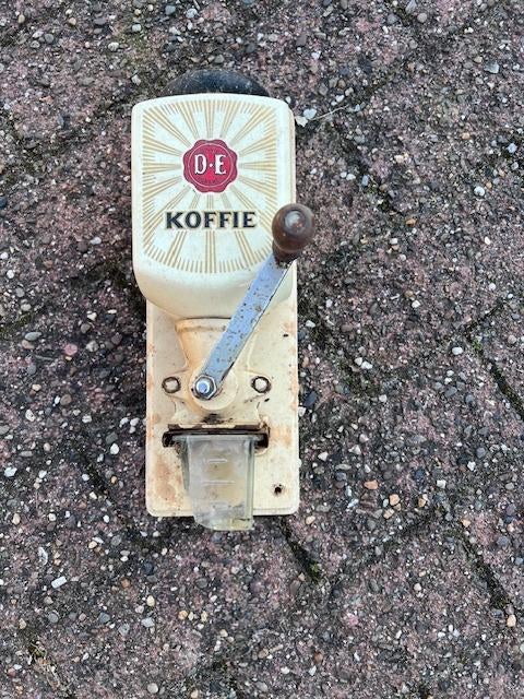 Vintage koffiemolen DE Zie foto's Glazen bakje is stuk, Antiek en Kunst, Antiek | Keukenbenodigdheden, Ophalen
