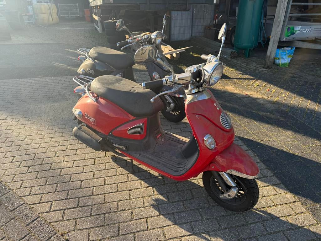 2. Scooters, Ophalen of Verzenden, Zo goed als nieuw, Benzine, Overige merken