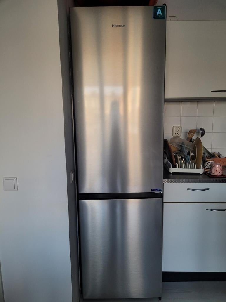 Hisense RB440N4ACA Koelkast - Zo goed als nieuw - Garantie!, Ophalen, Zo goed als nieuw, Met aparte vriezer, Energieklasse A of zuiniger