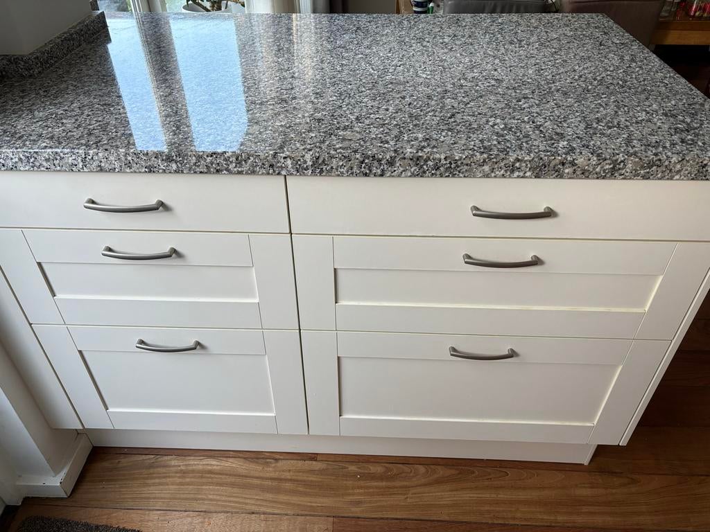 Keukeneiland met granieten blad (90x150) en 6 lades, Huis en Inrichting, Keuken | Keukenelementen, Ophalen, Gebruikt, 100 tot 150 cm