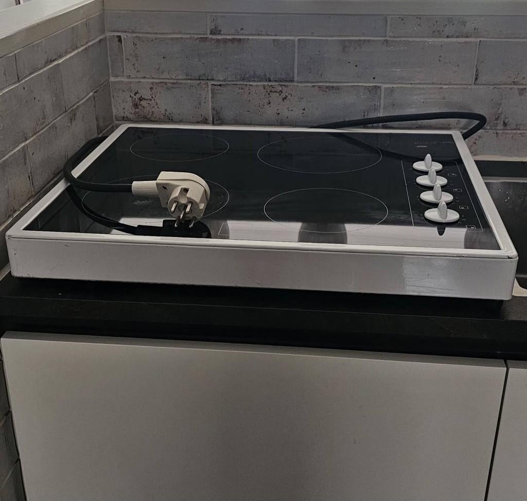 Karemisch kookplaat, Ophalen, Gebruikt, 4 kookzones, Vrijstaand