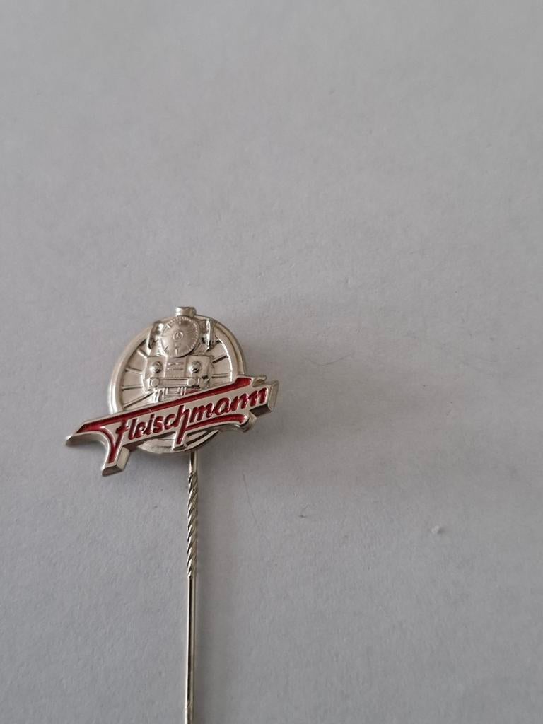 320 Fleischmann Speldje / Pin - Trein, Ophalen of Verzenden, Gebruikt, Transport, Speldje of Pin