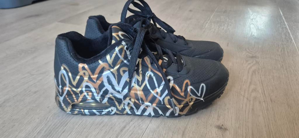 Hele mooie schoenen van Skechers, Kleding | Dames, Schoenen, Skechers, Zwart, Ophalen of Verzenden, Sneakers of Gympen