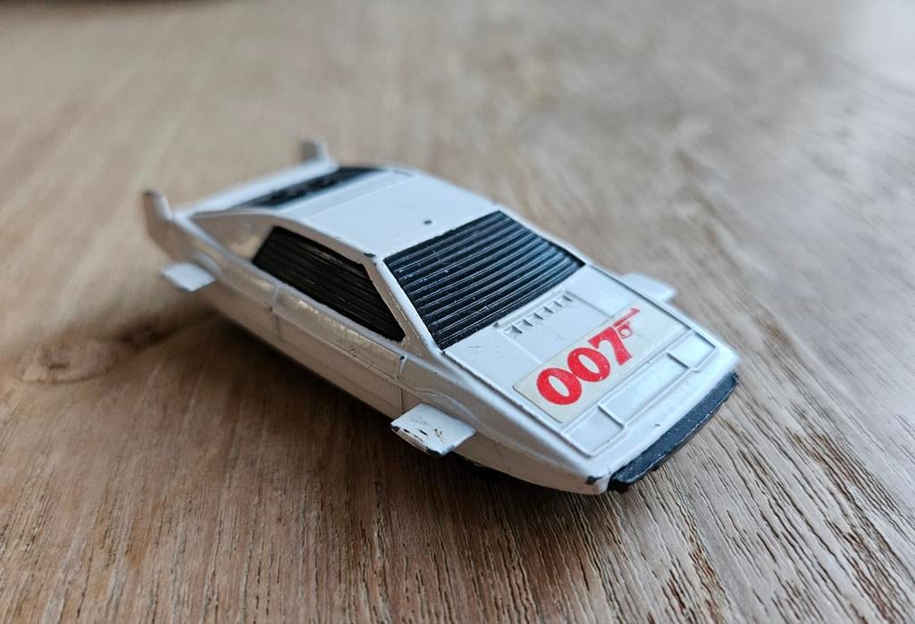 Lotus Esprit, James Bond - 007, Hobby en Vrije tijd, Modelbouw | Auto's en Voertuigen, Ophalen of Verzenden, Zo goed als nieuw
