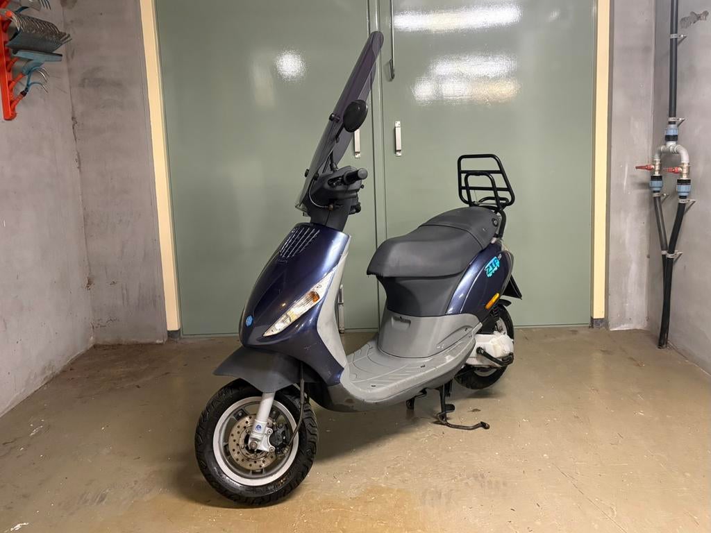 Piaggio zip 2t 2005! Orgineel Nederlands! Onversleuteld!, Fietsen en Brommers, Scooters | Piaggio, Ophalen of Verzenden
